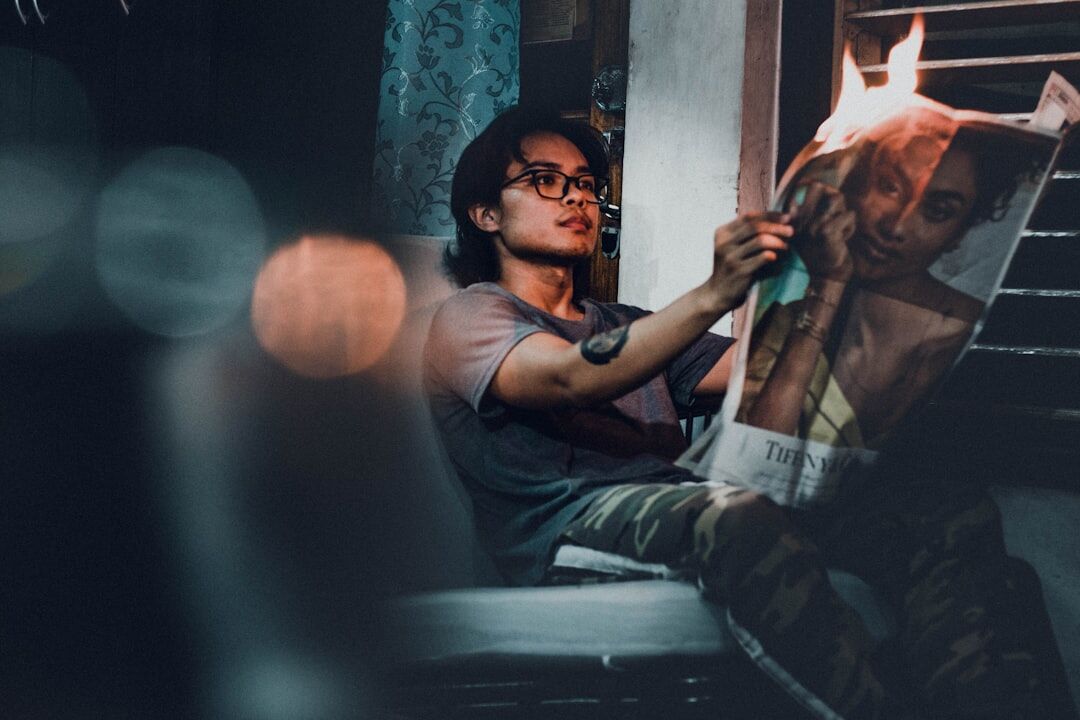 detective reading book